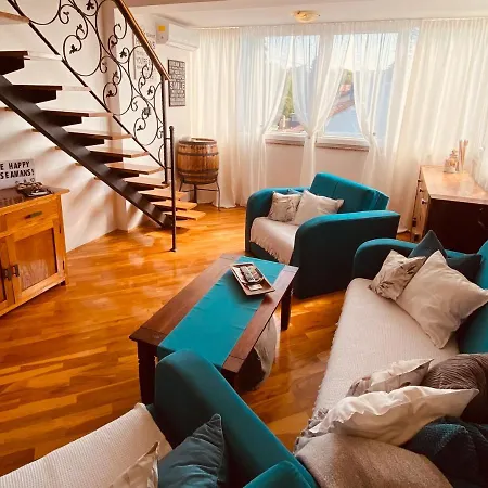 Seamans Apartment Kraljevica